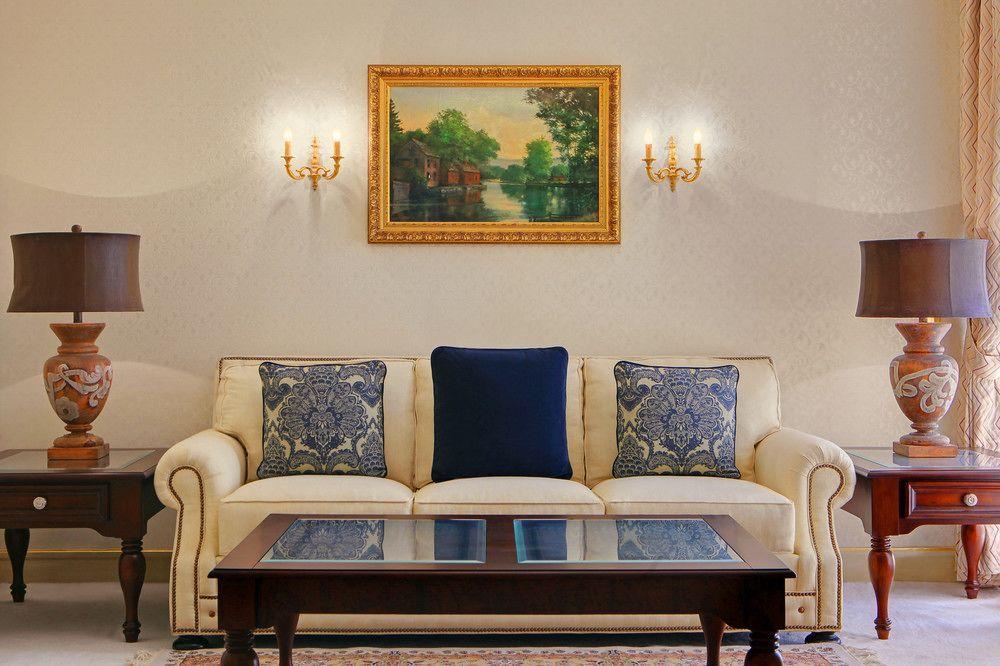 Le Meridien Medina Exterior photo A living room with a sofa