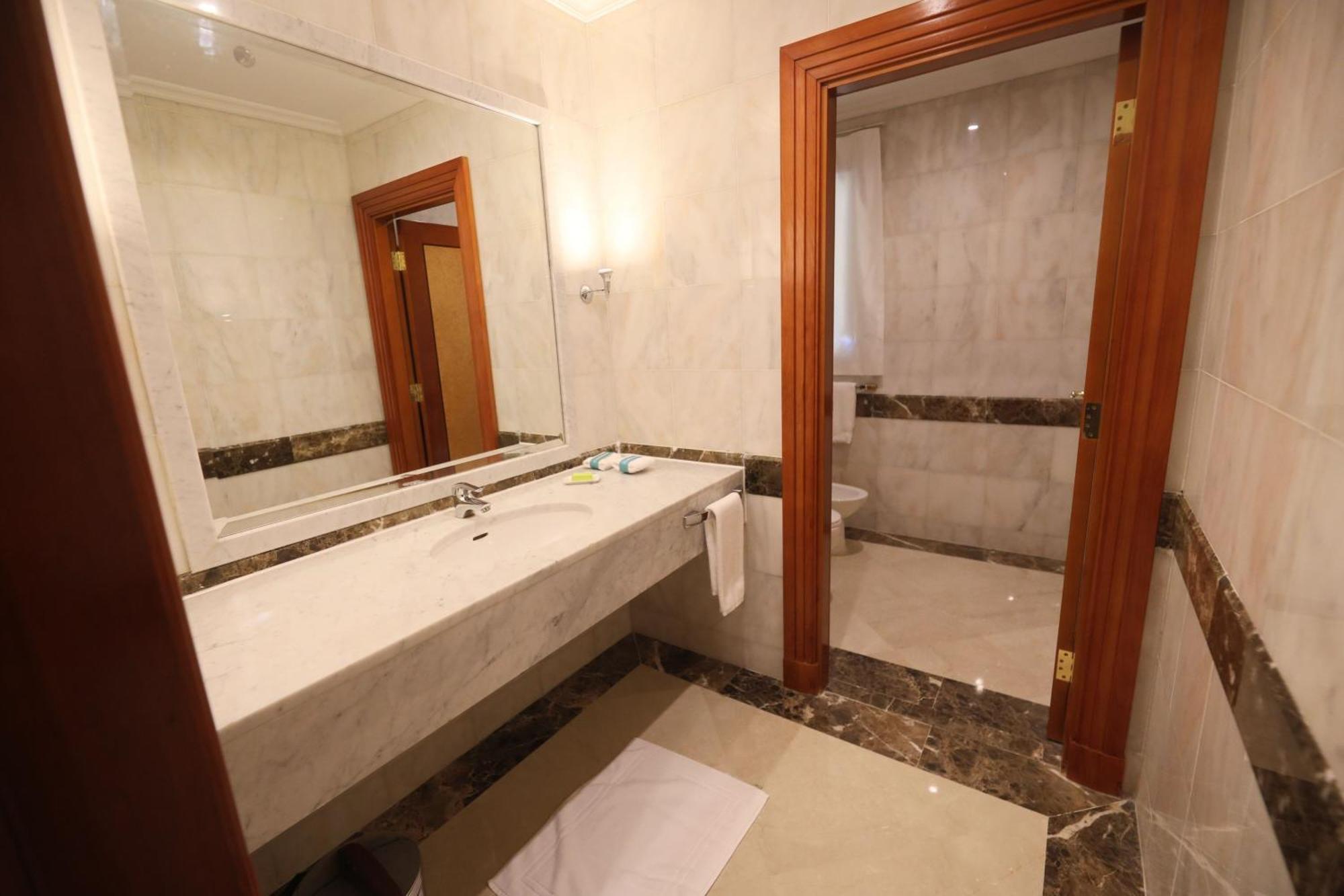 Le Meridien Medina Exterior photo Bathroom