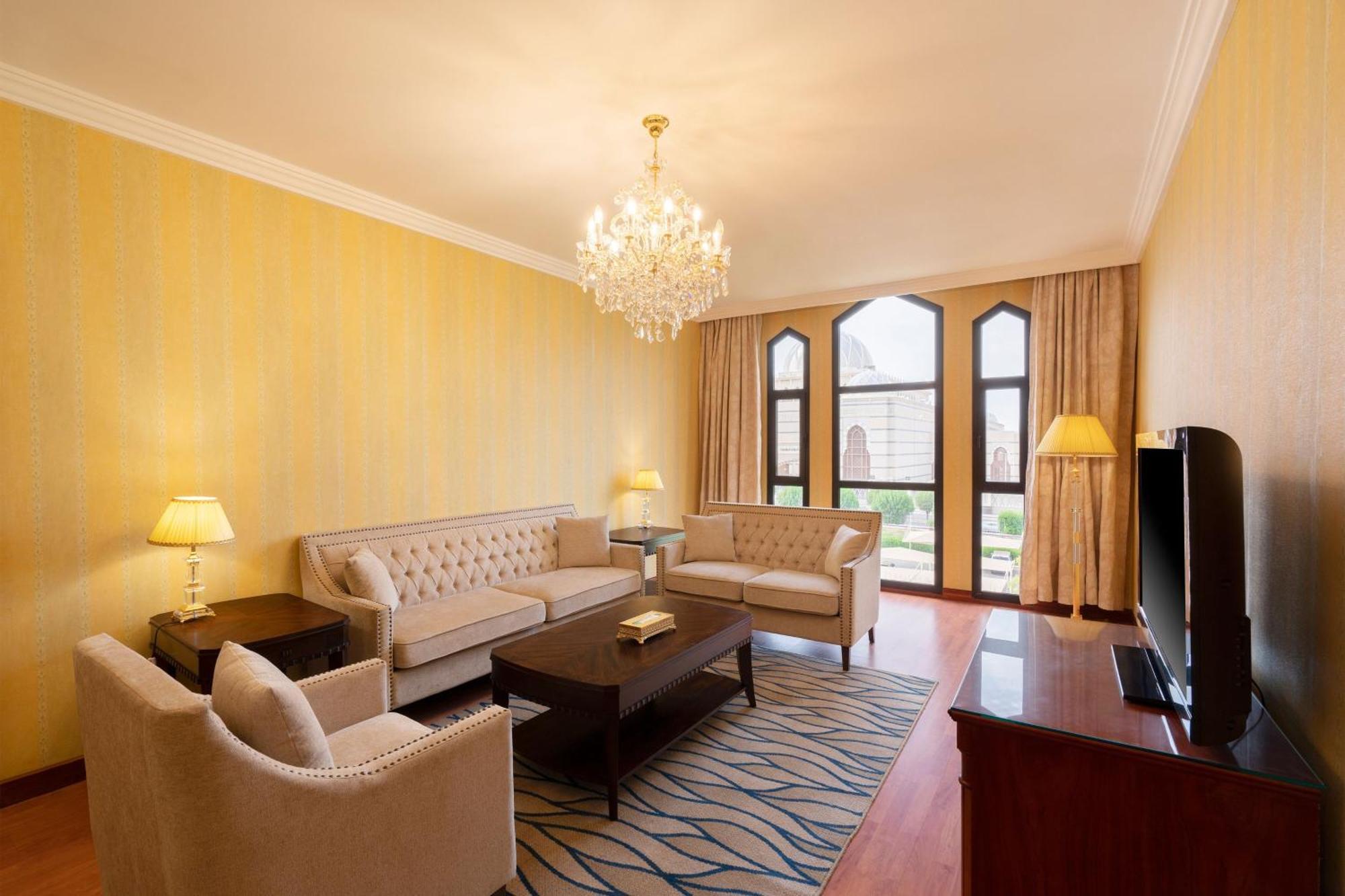 Le Meridien Medina Exterior photo Living room