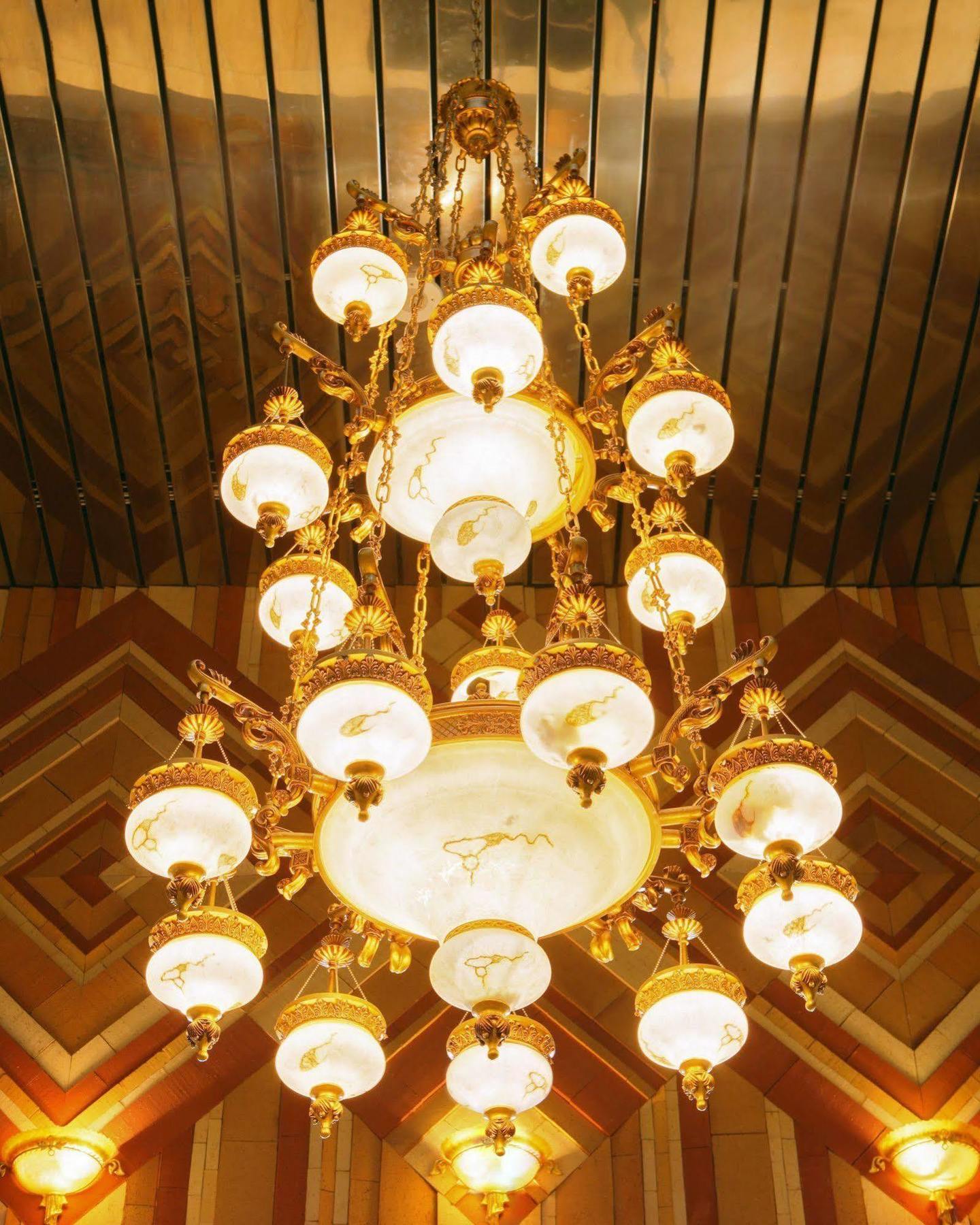 Le Meridien Medina Exterior photo A chandelier